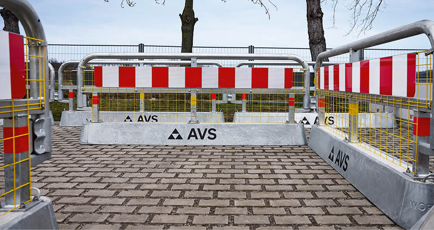 RoadFenceT1_Schwenbar_bis_105.jpg